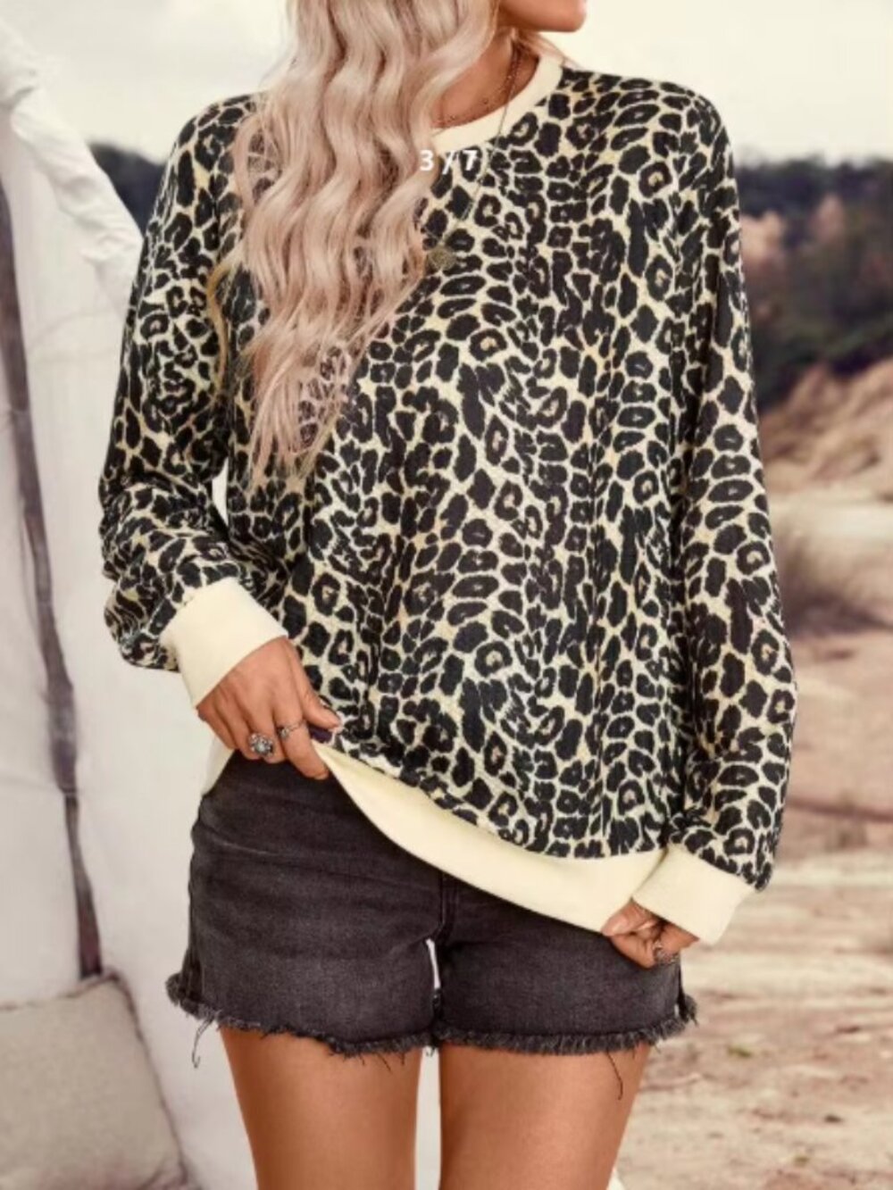 Tahari Women's Leopard Print Crew Neck Sweater Size Medium